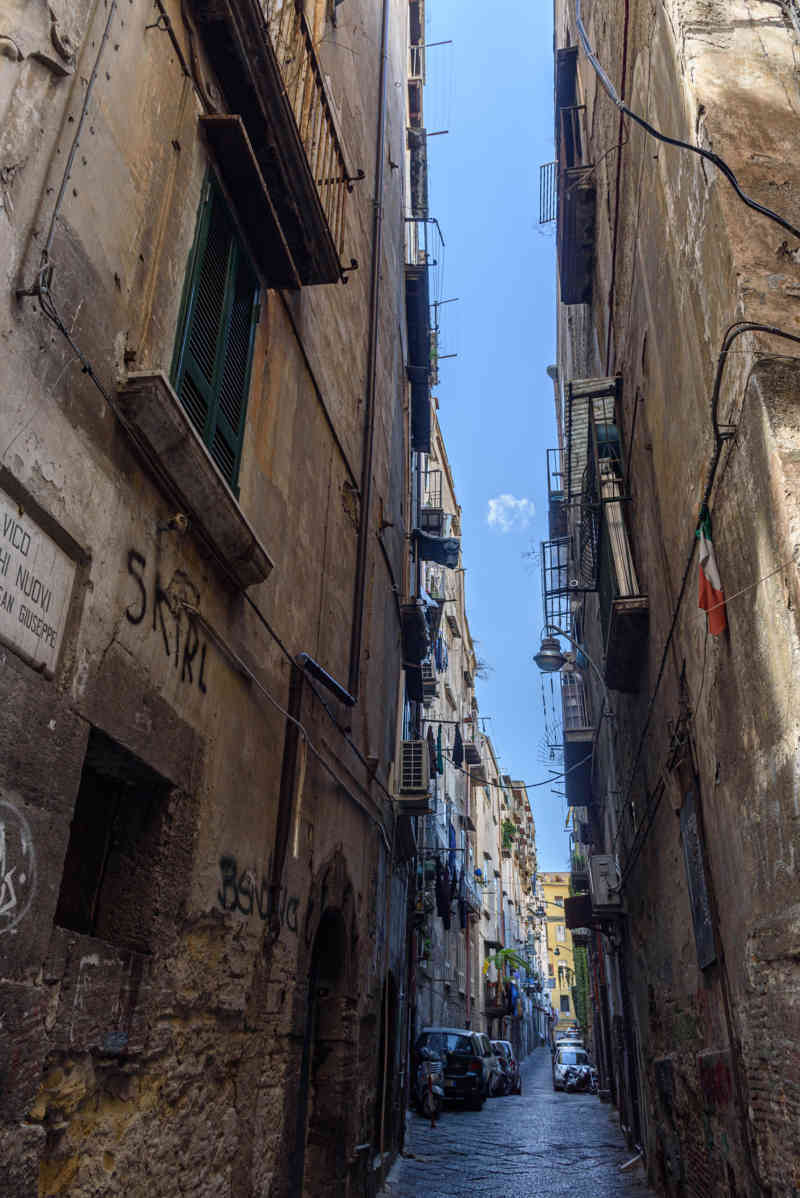 044 - Italia - Nápoles - Vico Bianchi Nuovi.jpg
